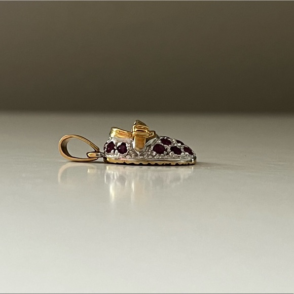 14k gold rubies baby shoe pendant charm - Picture 3 of 7